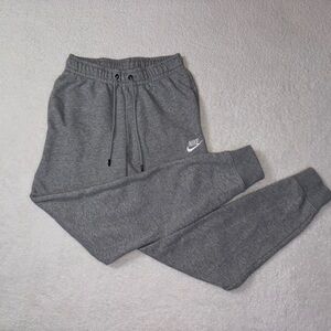 GREY NIKE SWEATS. Lightly Worn.